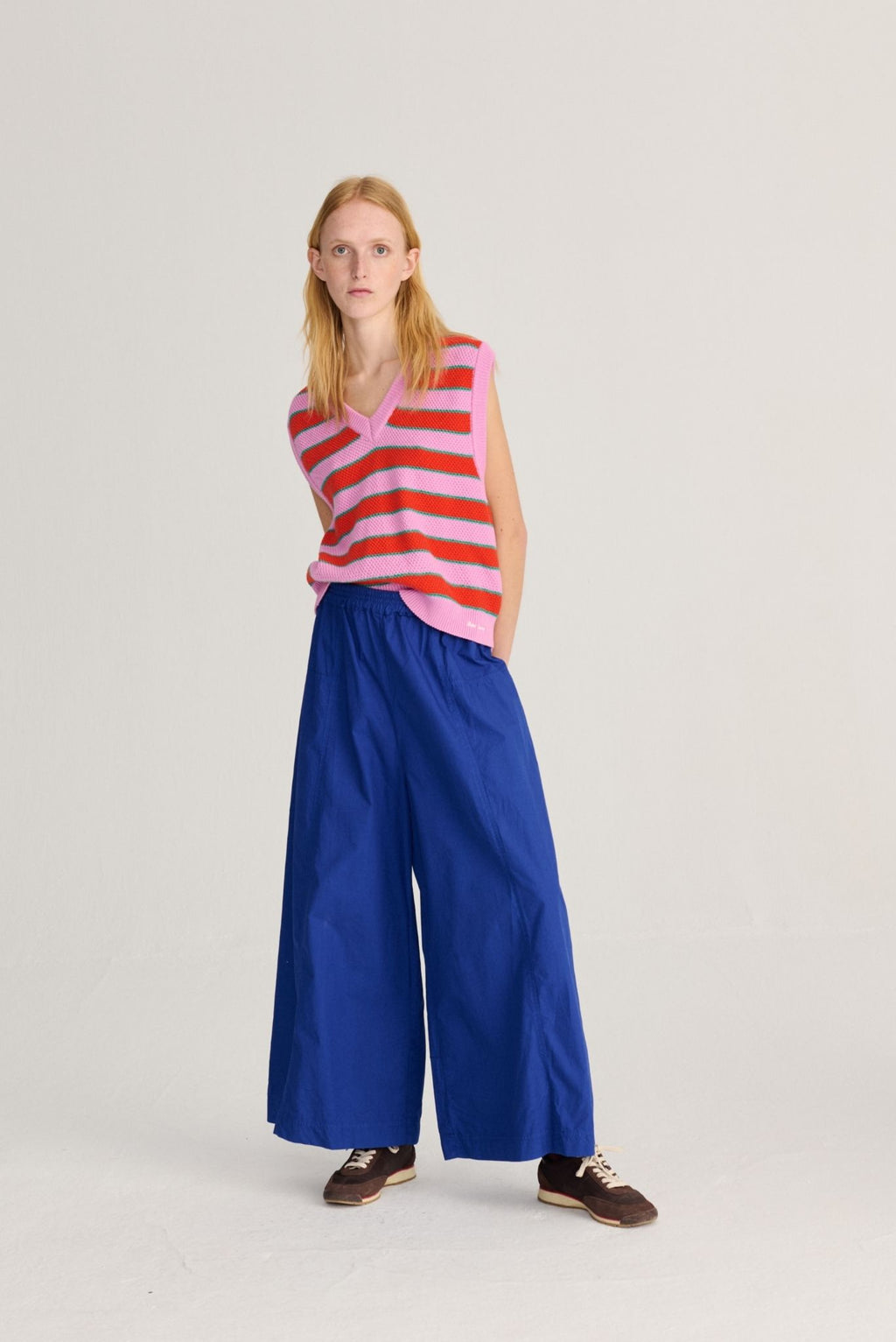 Chaleco de escote en V a rayas